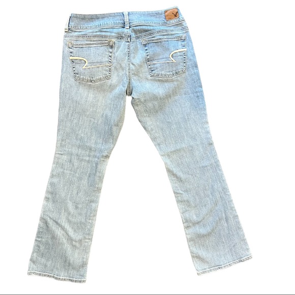 American Eagle Light Wash Kick Boot Stretch Jeans Size 6 Short - Picture 2 of 3